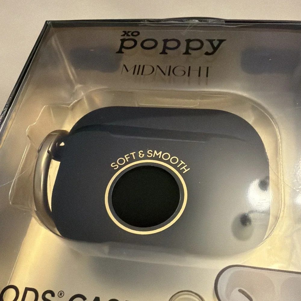 XO Poppy Airpods Case Airpods Pro Black Midnight Soft & Smooth Clip Key Ring NEW